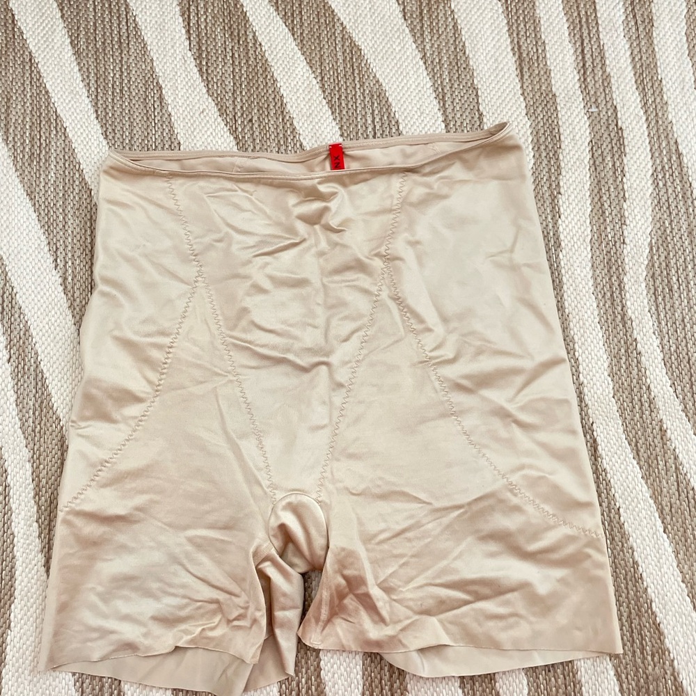 XL Spanx  Shapewear Shorts